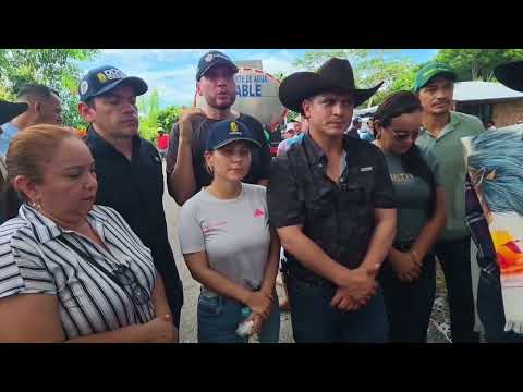 Con los campesinos de Hato Corozal que adelantan protesta por inundaciones se reúne el gobernador 