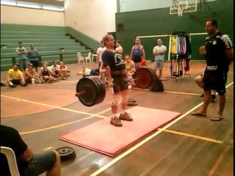 Campeonato de Levantamento de Peso - Terra