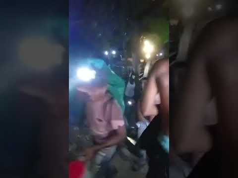 A correr para salvarse! Río Atá provocó momentos de angustia en Puente Amarillo.