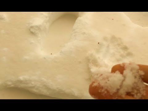 Tan Snow Minnesota!  WHAAAT!  Orange Tint to the Snow