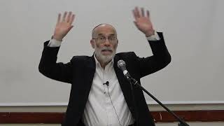 הגיורים בימינו | הרב נחשון רבינשטיין - מרבני כולל ארץ חמדה (ישיבת כרם ביבנה) - התמונה מוצגת ישירות מתוך אתר האינטרנט יוטיוב. זכויות היוצרים בתמונה שייכות ליוצרה. קישור קרדיט למקור התוכן נמצא בתוך דף הסרטון