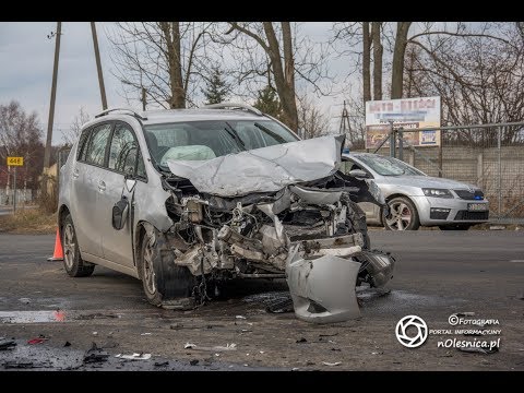 Kolizja trzech aut w Drołtowicach