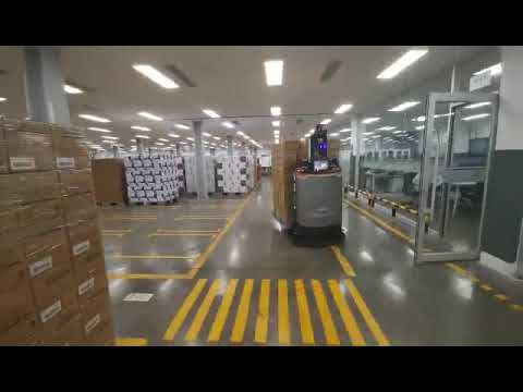 FMR Robot in Action | Smooth Cargo Handling to Automated Warehouse Conveyor