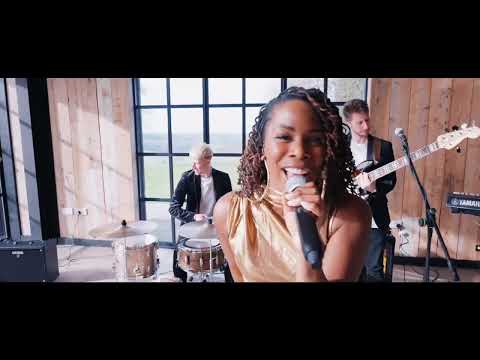 Soul Wedding Band With Sax & Female Singer - Groove Addiction