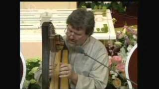 "אלוהים" מתוך "אהבה ואלוהים" - ריק סטאנלי שר ומנגן על נבל