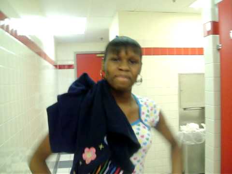 At Chuck E. Cheese's ! Myy bestie/m0mmie wux akin ree-ree .