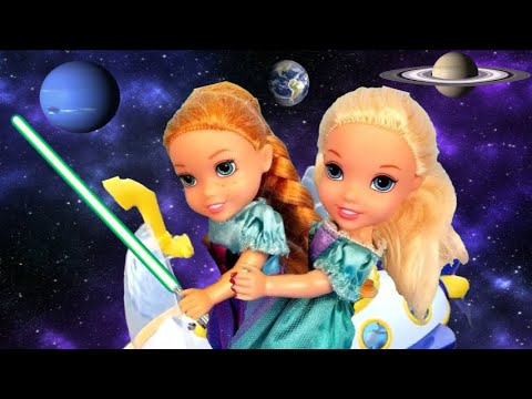 Space explorers ! Elsa & Anna toddlers fly to the moon in spaceship