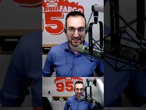 Charging Entirely by Tips? Man-Drawn Carriage Surprises #fargo #podcast #broadwayrickshaw