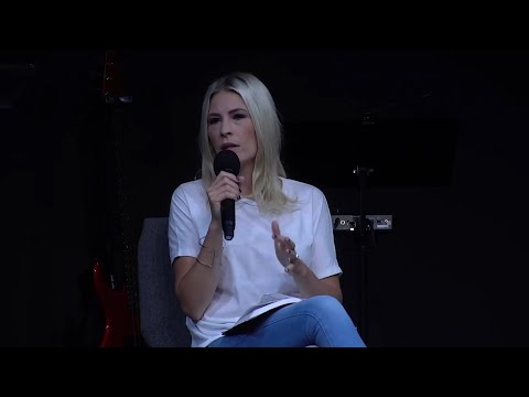 2018 Women On The Front Lines. Speaker Jenn Johnson