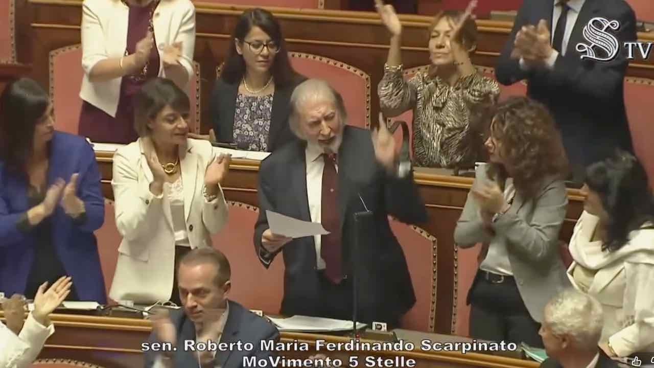 SCARPINATO: “GLI ITALIANI NON CREDONO ALLA PANZANA DELLA MAGISTRATURA POLITICIZZATA”