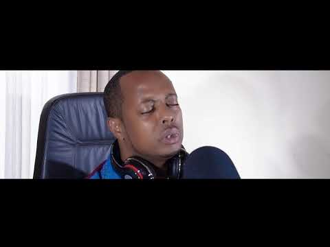 Kizito Mihigo interprète "AMAHANGA NASINGIZE IMANA" chant catholique rwandais