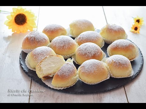 I fiocchi di neve nuvole di brioche con crema al latte così buoni che non smetterei mai di mangiarli