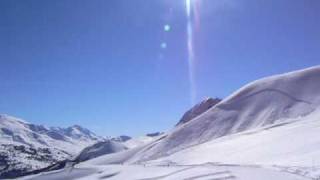 preview picture of video 'Traversing on ski above Vars, France'