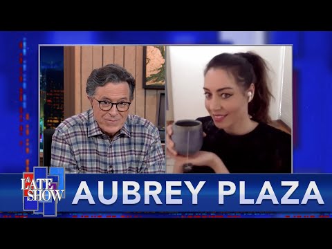 "在廣場喝茶 "與奧布里廣場和斯蒂芬-科爾伯特。 ("Tea At The Plaza" With Aubrey Plaza And Stephen Colbert)