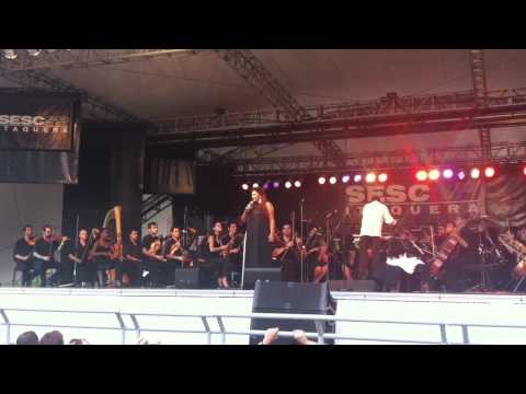 Fafá de Belém chora e canta "Sangrando" de Gonzaguinha no SESC Itaquera