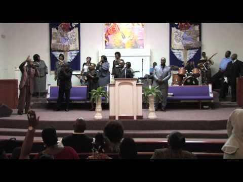 Pastor Darrick Willis Sings