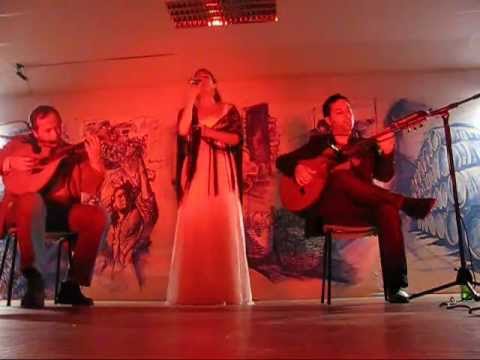 Catarina Correia Cardoso no Concurso de Fados do Cartaxo.wmv