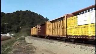 preview picture of video 'Union Pacific RR at Aromas,CA 7 engine 'Big-Boy March 16th, 2008'