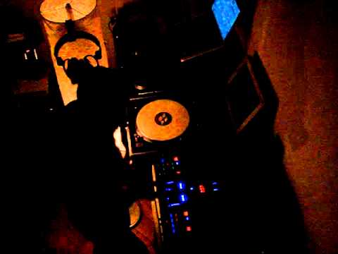 DJ Freshfluke - HAPPY HALLOWEEN! (Traktor S4 Sample Massacre)