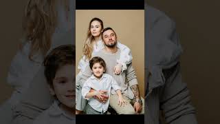 Download lagu Pose foto keluarga 🩷🌸💫 #viral #viralvideo #pose #teman #foto #keluarga #shorts #youtube mp3