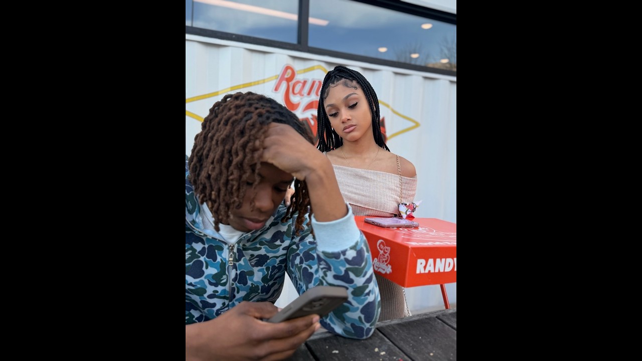 When Jada’s boyfriend’s card declines on their date!