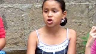 preview picture of video 'Alabare - Niños de Los Trejos del barrio San Judas, Managua/Nicaragua'