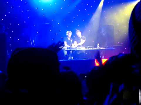 Tritonal - Can't Sleep (Above&Beyond) @ IGC 6-11-11