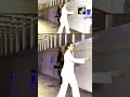 White Coat में दिखा Malaika Arora का Gorgeous Look