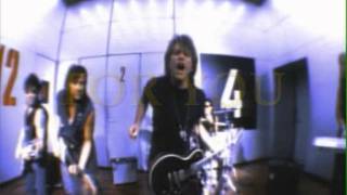 Bon Jovi - Save a Prayer (lyrics)