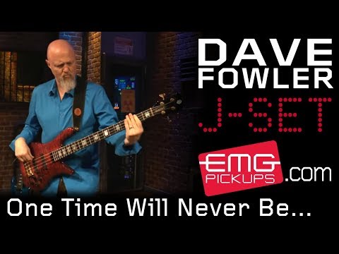 Dave Fowler performs 