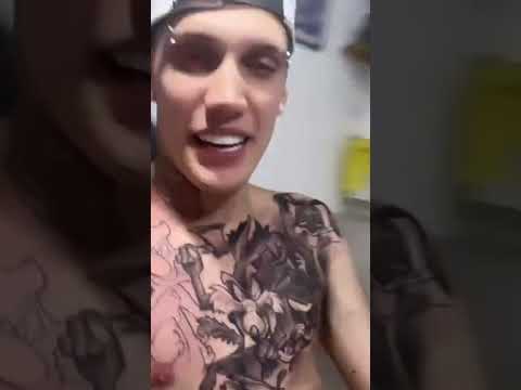 DJ Wesley Gonzaga , Olha A Nova Tatuagem Dele