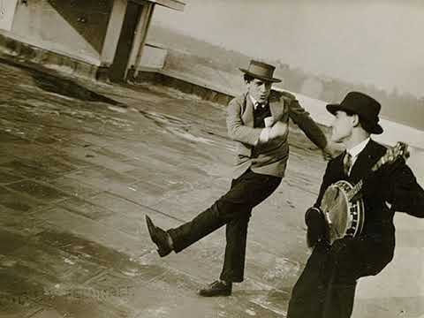 1932: The Savoy Orpheans dir. Carroll Gibbons -  I'm Carefree