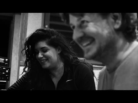 Hegedűs Bori & Tempfli Erik - Széthullik minden (DALFUTÁR) feat. Veres Mónika Nika