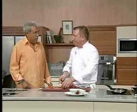 Ensalada de sardinas asadas con tomate especiado