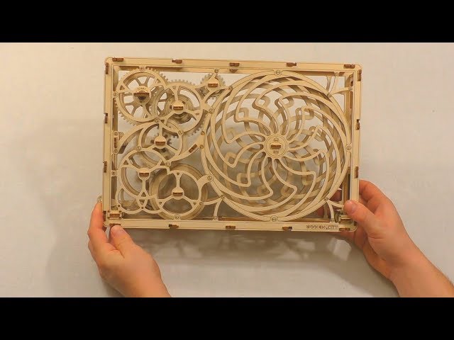 Video Teaser für Building a model "Kinetic Picture" / Unpacking a Gift (wooden.city)
