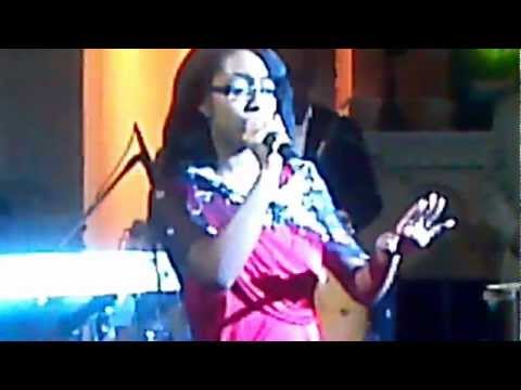 Wyclef & Jaçie singing How great thou art