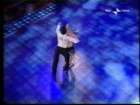 Cristina Chiabotto e Raimondo Todaro - Samba (26.11.05)