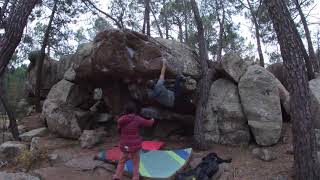 Video thumbnail of Falsa pegatina, 6b+. Albarracín