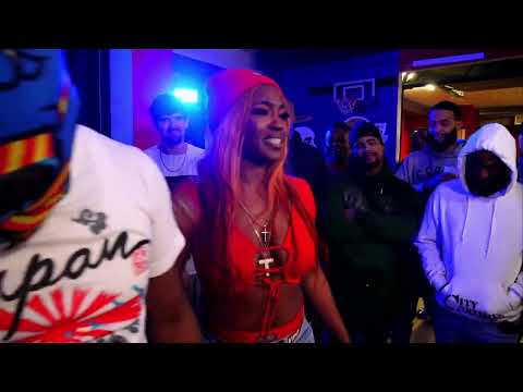 Bonnie Godiva vs LL Coogi