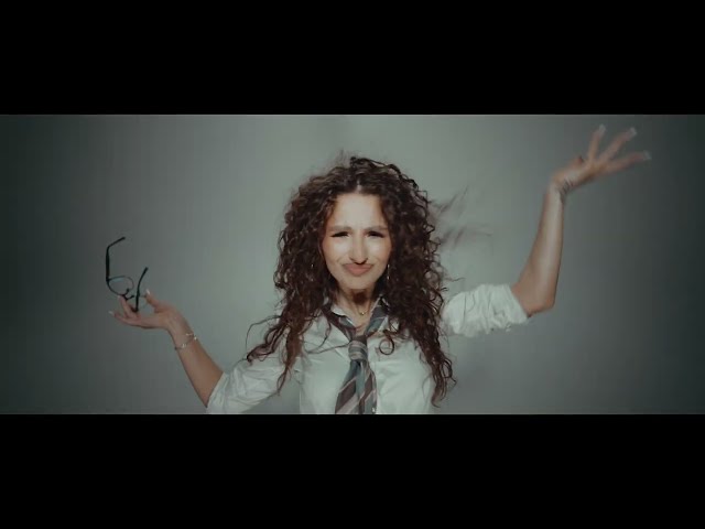 Video zu 'Ma Suna Nebunele' ansehen