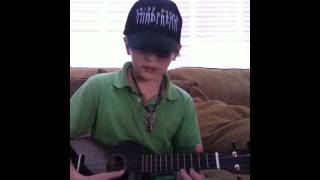 Video thumbnail for Mahalo ukulele u30 soprano review by bigstagestudio1