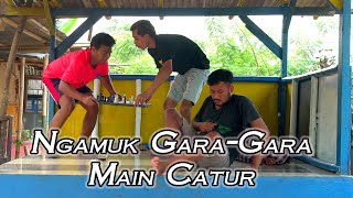 Download lagu Angry Over Playing Chess mp3