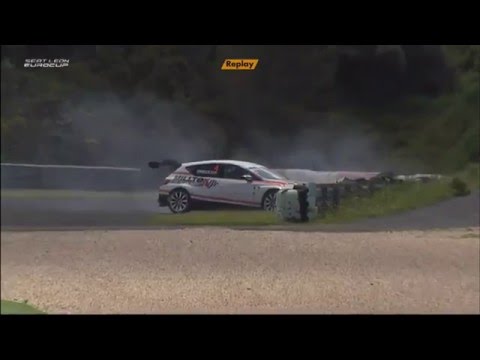 SEAT Leon Eurocup 2016. Race 1 Estoril. Lucas Orrock Hard Crash