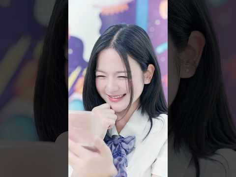 Mirror, Mirror… Am I Falling in Love? ❤️👀#linhchihihi #messyclassroom #schoolcrush #schooldrama