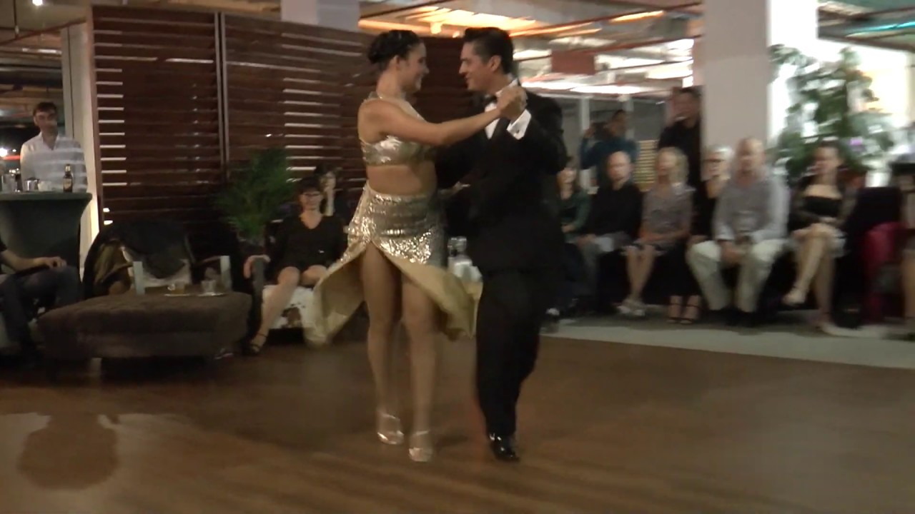 Alexa Yepes Arboleda & Edwin Espinosa in ZIN in Tango "El Torito" F Canaro