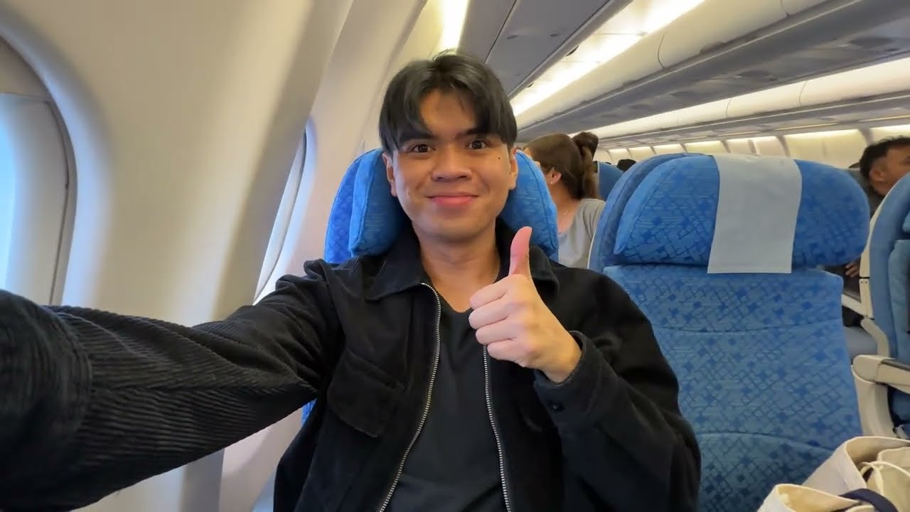 Cathay Pacific First and Business Class Lounge