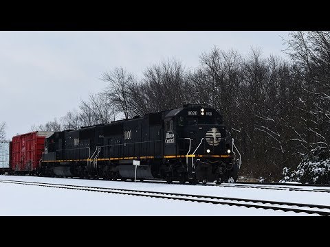 Illinois Central Sister Units 1020 and 1019 lead CN A408