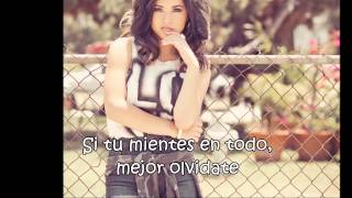 Becky G - Zoomin&#39; Zoomin&#39; (Letra en Español)