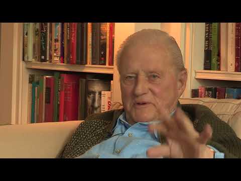 John Julius Norwich - Ordering egg and chips in Harry's Bar (115/136)