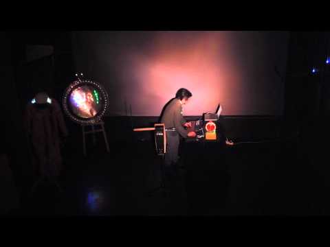 Nori Ubukata - Theremin @ Yuri's night Lyon 2013 : les explorateurs du quotidiens
